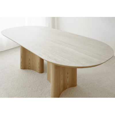 Mesa com ceramica
