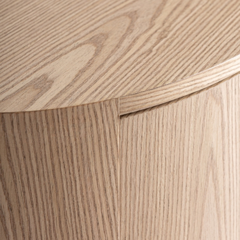 Mesa de Cabeceira Oval